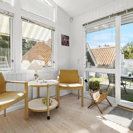 Ferienhaus 4 Bedroom In Sjaellands Odde