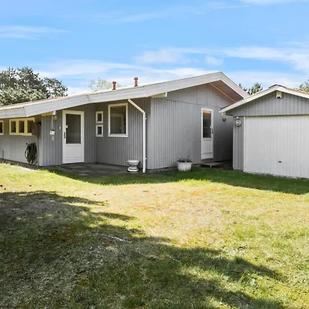 Ferienhaus 4 Bedroom In Sjaellands Odde