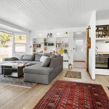 Ferienhaus 4 Bedroom In Sjaellands Odde *